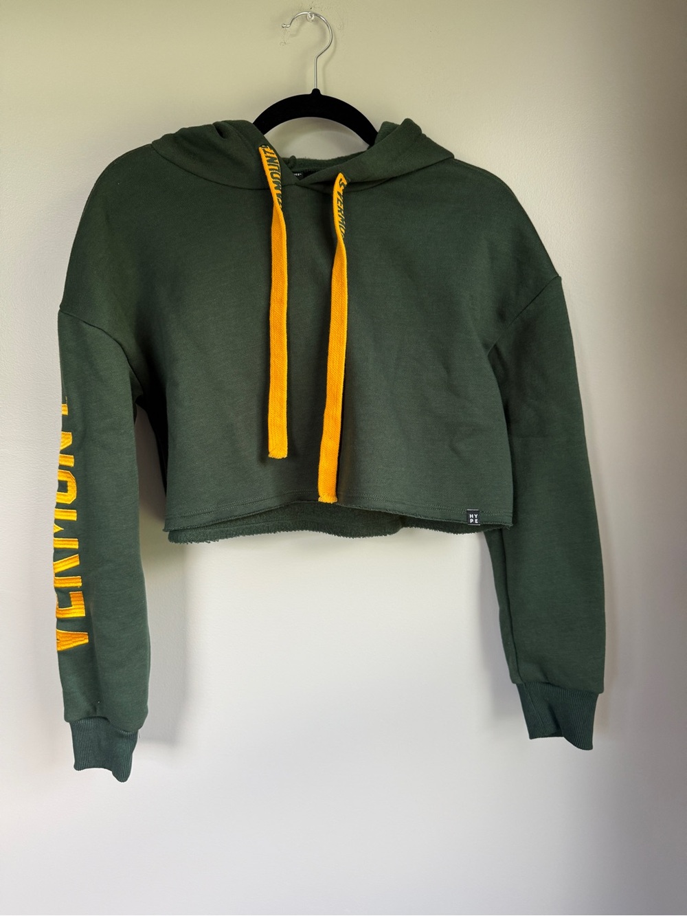 Hype and Vice Cropped Green 'University of Vermont’ Hoodie | Size: Small